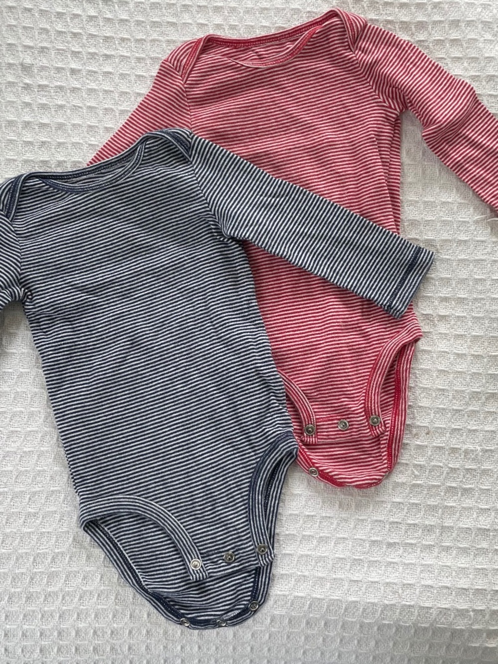 Bundle of 2 Striped Long Sleeve Bodysuits - Navy/Red - Size 9m
